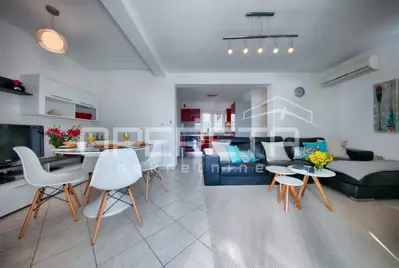 House on Vis, near the sea, 3 newly renovated apartments - 4