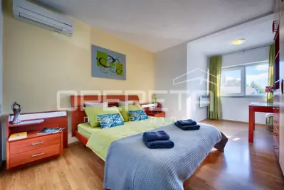 House on Vis, near the sea, 3 newly renovated apartments - 12