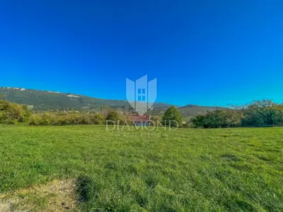 Građevinsko zemljište 2.122 m², Buzet okolica - otvoren pogled - 2