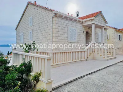 Kuća, Brač, 106 m², 750 000 € - 2