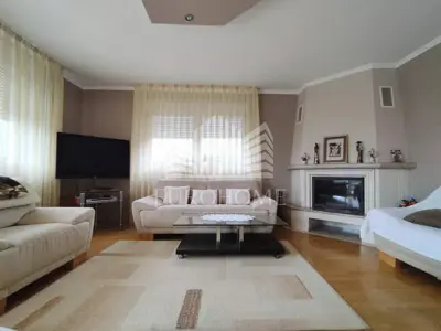 House 262 m², Kupljenovo - view of Sljeme