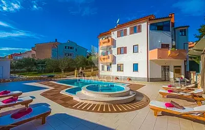 Haus 342 m², Nova Veruda, touristische Nutzung