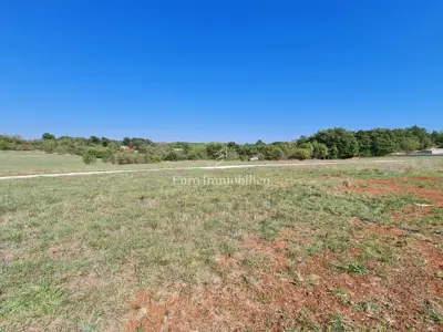 Land, Marčana - commercial use, access road
