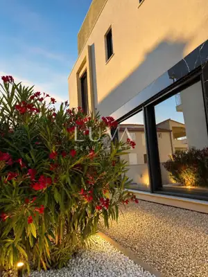 Villa 310 m², Sukošan - Meerblick und Pool - 7