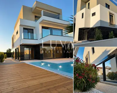 Villa 310 m², Sukošan - Meerblick und Pool - 11