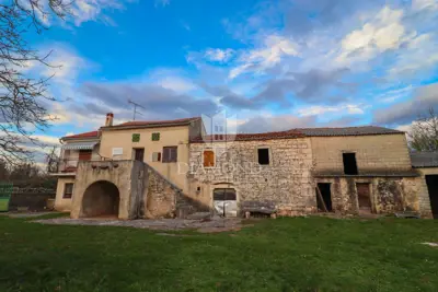 Stone house, Mrgani, 230 m² and yard - 2