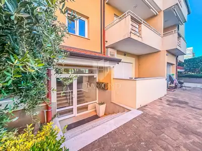 Stan u Zambratiji, 200 m od mora i plaže - 2
