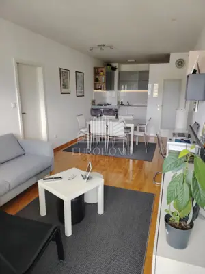 3-Zimmer-Wohnung 73,22 m², Parkplatz, Prečko, Trešnjevka Jug