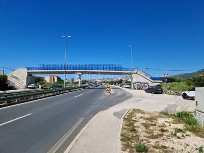 Baugrundstück, Kaštel Stari, 20 000 m², M7-Zone und asphaltierter Zugang