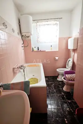 Kuća u Lovranu, pogled na more i ograđena okućnica - 8