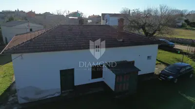 Kuća u Barbanu, 1.713 m² okućnice i vrt - 4