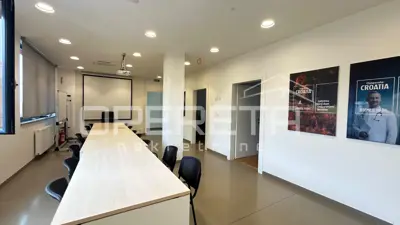 Commercial space 229 m², Slavonski Brod Center - excellent location - 12