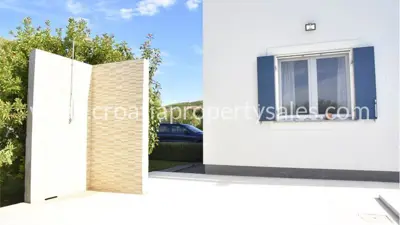 House in Šibenik, pool and garden, 150 m from the beach - 9