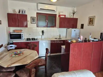 Apartment near the beach, Pirovac - 11