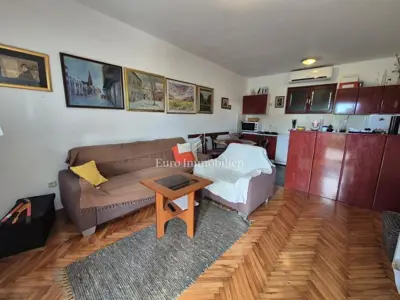 Apartment near the beach, Pirovac - 10