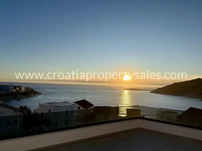 Villa in Rogoznica, Bucht und Meerblick