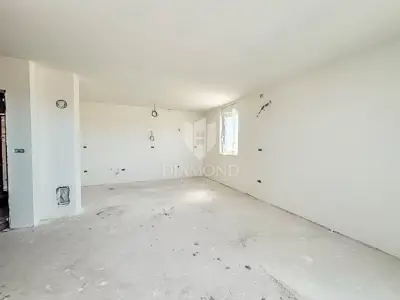 Stan 60 m², Umag - 2 spavaće sobe i lođa - 6