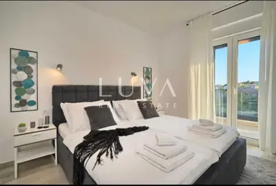 Villa 300 m², Vodice - in Meeresnähe und Dachterrasse - 10