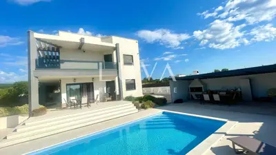 Villa 300 m², Vodice - in Meeresnähe und Dachterrasse - 17