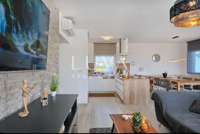 Villa 300 m², Vodice - in Meeresnähe und Dachterrasse - 9