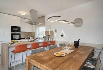 Villa 300 m², Vodice - in Meeresnähe und Dachterrasse - 3