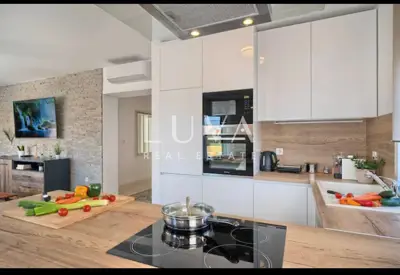 Villa 300 m², Vodice - in Meeresnähe und Dachterrasse - 4