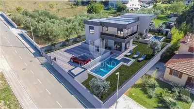 Kuća 220 m², Medulin - bazen i garaža - 5