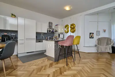 Selčina, Sedmerosobni stan s vrtom, odlična lokacija - 232 m² - 2