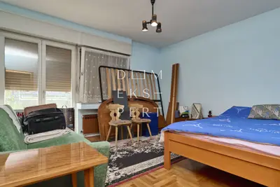 Selčina, Sedmerosobni stan s vrtom, odlična lokacija - 232 m² - 18