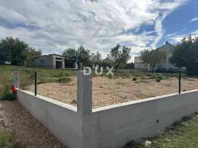 Building plot in Poličnik - fenced and landscaped