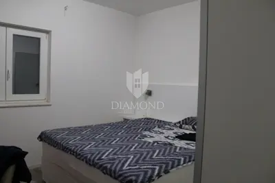 Moderna prizemna kuća sa bazenom - 15