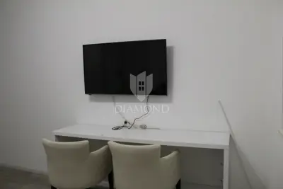 Moderna prizemna kuća sa bazenom - 16