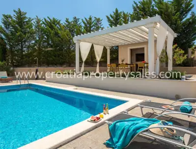 Villa 258 m² in Šibenik, quiet neighborhood and pool - 12
