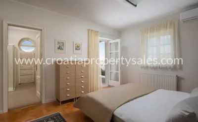 Villa 258 m² in Šibenik, quiet neighborhood and pool - 11