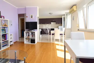 Stan 46,7 m², Turnić, Rijeka - pogled na more i parkirno mjesto - 5