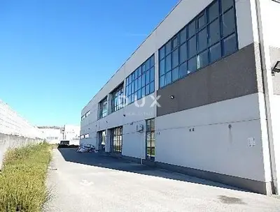 Business-production center 3,559 m², Dugopolje - representative location - 3