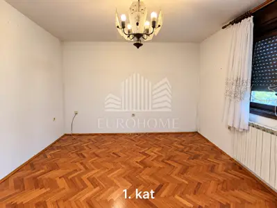 Wohnung 153,8 m², Remete - drei Wohneinheiten - 8