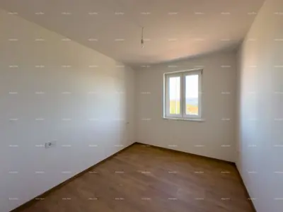 Prodajemo stan sa velikim vrtom i parkirnim mjestom, Barban! - 14