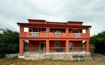 Apartmanska kuća 373m² s šest apartmana, Mandre, Pag – 100 metara od plaže