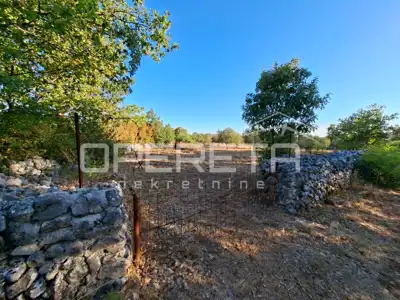 Zemljište 2.216 m², Sedramić - uređeno i ograđeno