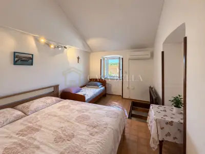 Haus 45 m², Sužan na Krku - steinernes Doppelhaus - 7