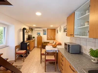 Haus 45 m², Sužan na Krku - steinernes Doppelhaus