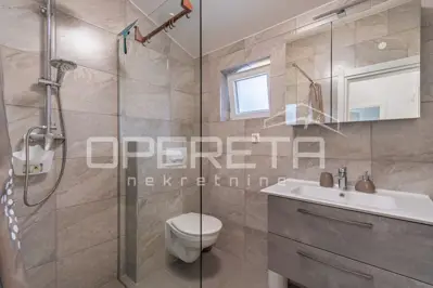 Kuća 84 m², Tinjan - s bazenom i okućnicom - 12