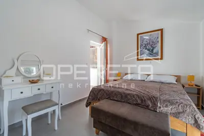 Kuća 84 m², Tinjan - s bazenom i okućnicom - 8