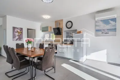 Kuća 84 m², Tinjan - s bazenom i okućnicom - 5