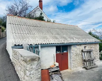 Haus zur Renovierung, Otok Brač - ruhiger Teil außerhalb des Ortes - 4