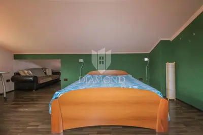 Stan 183 m², Buje okolica - 3 sobe, 2 terase - 13
