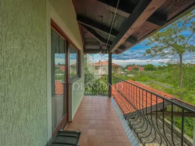 Stan 183 m², Buje okolica - 3 sobe, 2 terase - 16