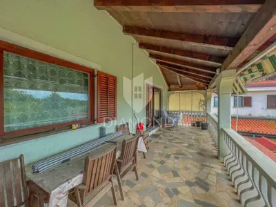 Stan 183 m², Buje okolica - 3 sobe, 2 terase - 15