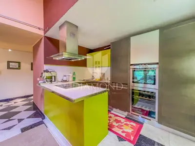 Stan 183 m², Buje okolica - 3 sobe, 2 terase - 7